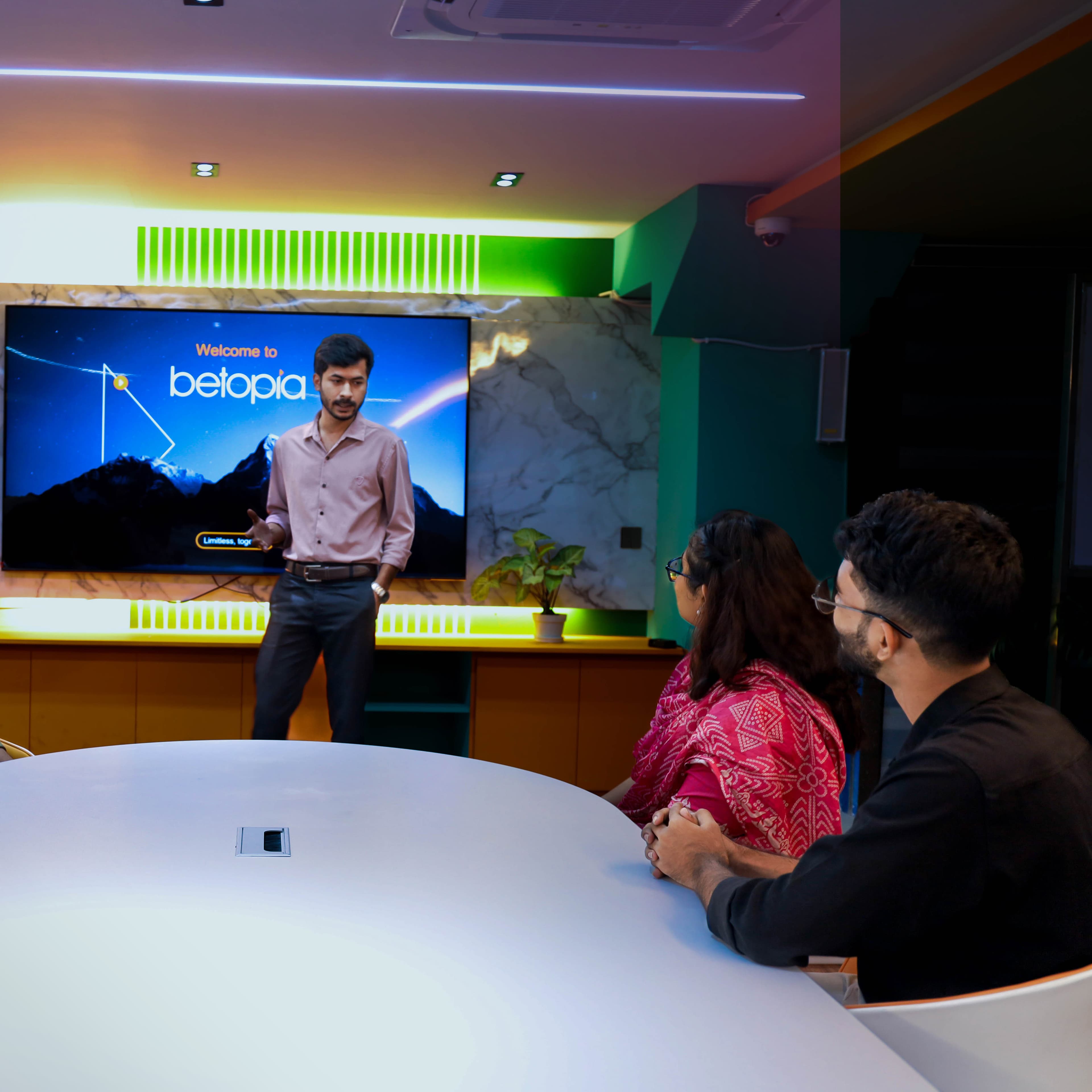 holding_hands_on_sky